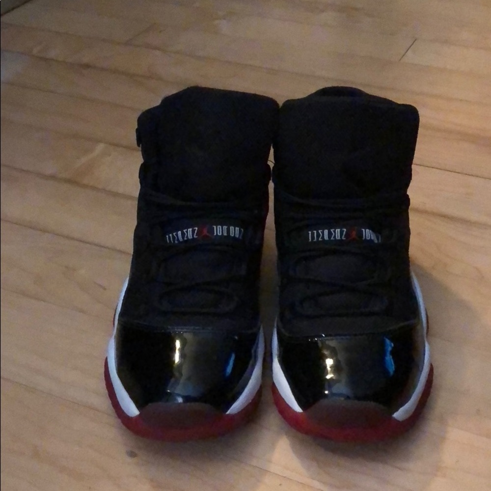 Jordan Retro 11 (Bred) GS size 7 (Used)
